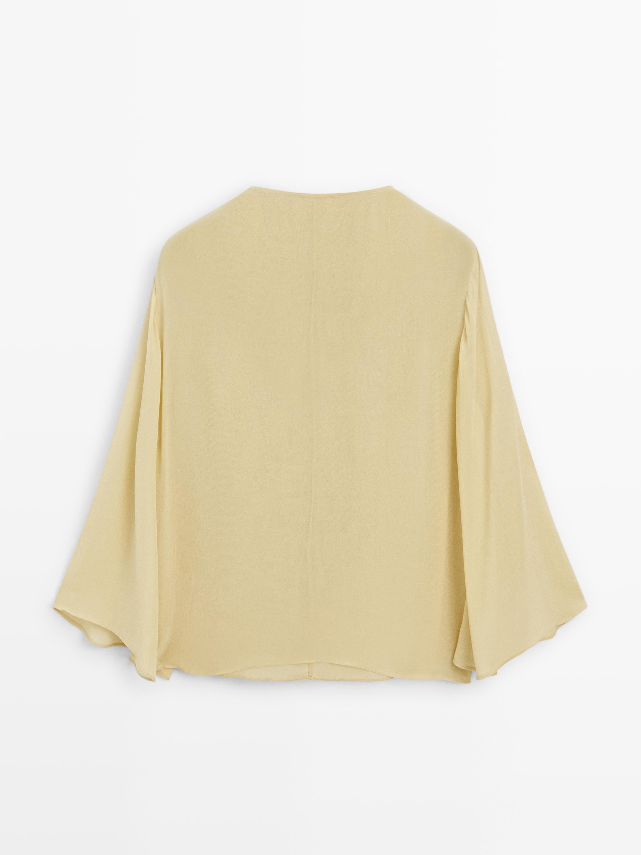 Flowing blouse with ruffled neckline - STUDIO
